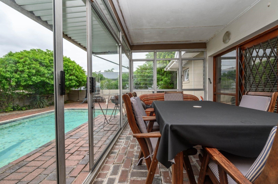 To Let 4 Bedroom Property for Rent in Humewood Eastern Cape